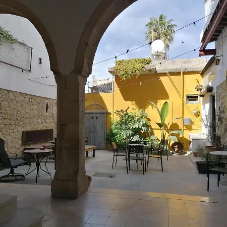 Le Mat Hostel-3